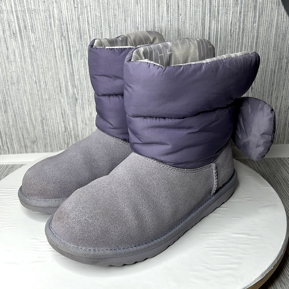 UGG Bailey Bow Lavender Short Puffer Bow Boot - Size5. 1130756K.